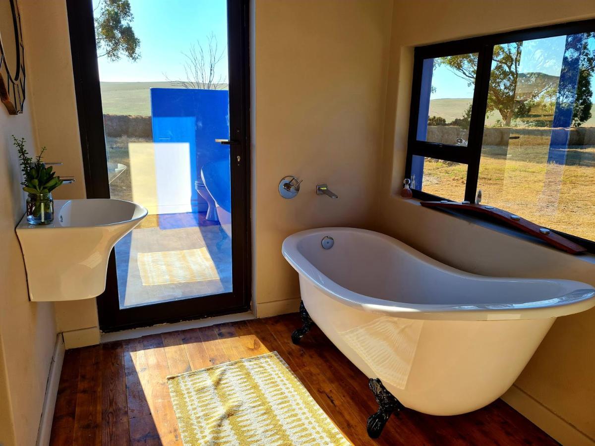 Die Blouhuis Farmhouse Retreat With A Hot Tub Cloeteskraal Exterior photo