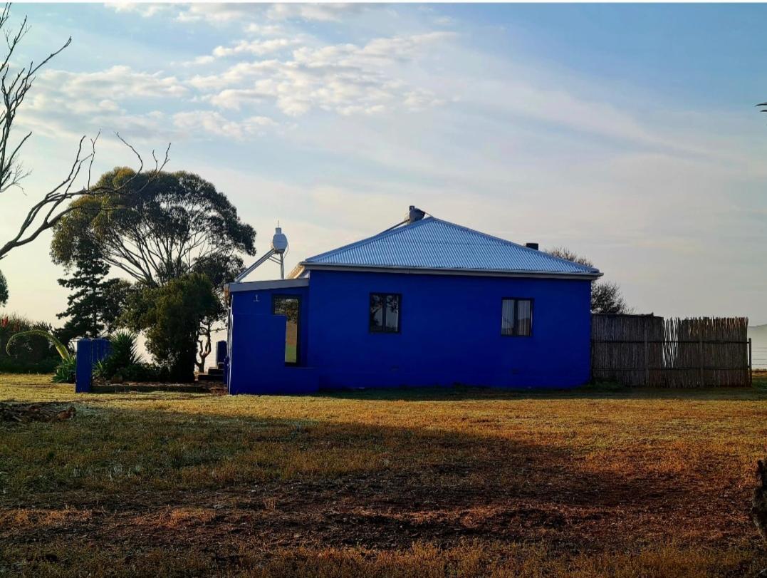 Die Blouhuis Farmhouse Retreat With A Hot Tub Cloeteskraal Exterior photo